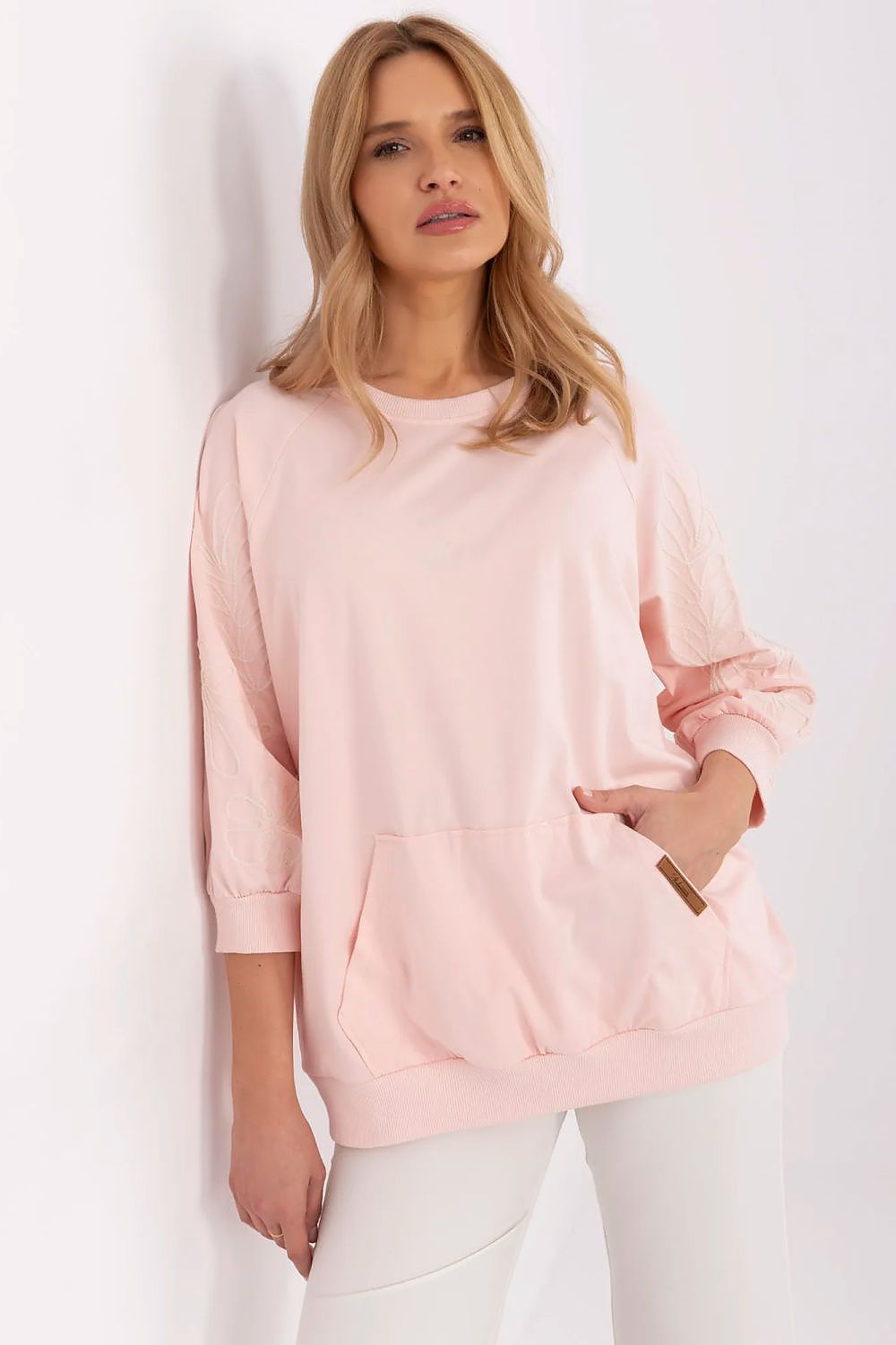 Sweatshirt model 209844 Relevance